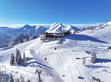 drohnenaufnahme-bergstation-panoramabahn-5